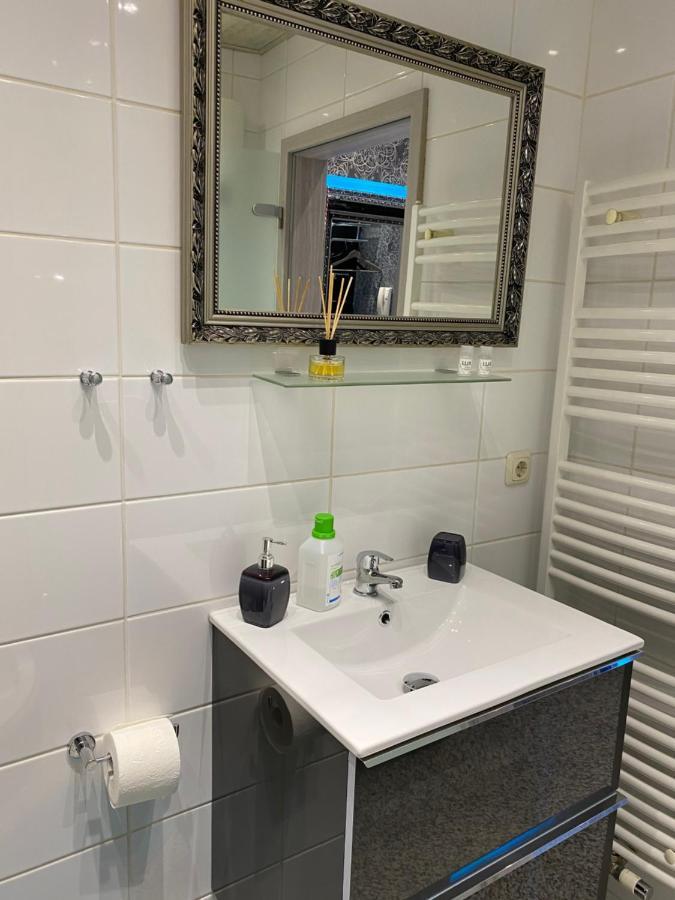 City Luxus Appartement Naehe Koeln Messe - Lanxess Arena Exteriör bild